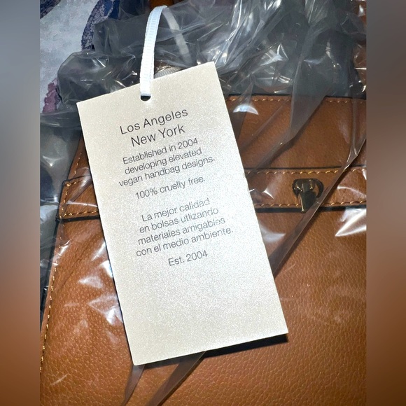 Small Vegan Leather Purse New in Packaging - Picture 9 of 10